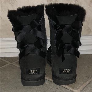 black bailey bow UGGS